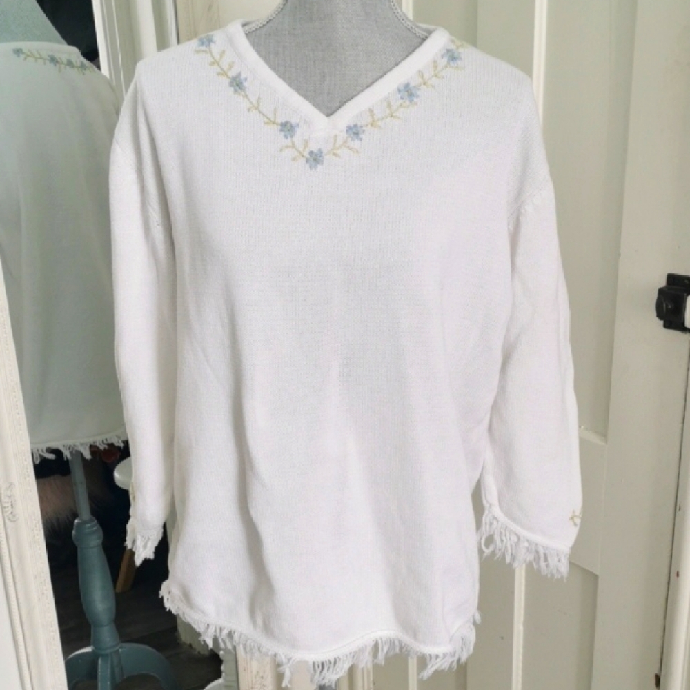 Vintage womens grannycore, cottagecore boho, beachy embroidered sweater. Size XL